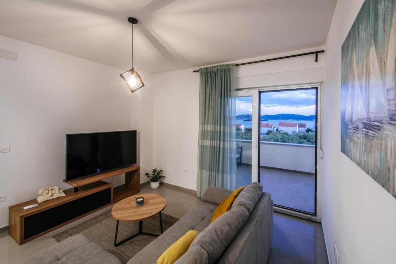 Crowonder Sun Dance Apartments With Heated Swimming Pool Seaview And Garden Sveti Filip i Jakov Bagian luar foto