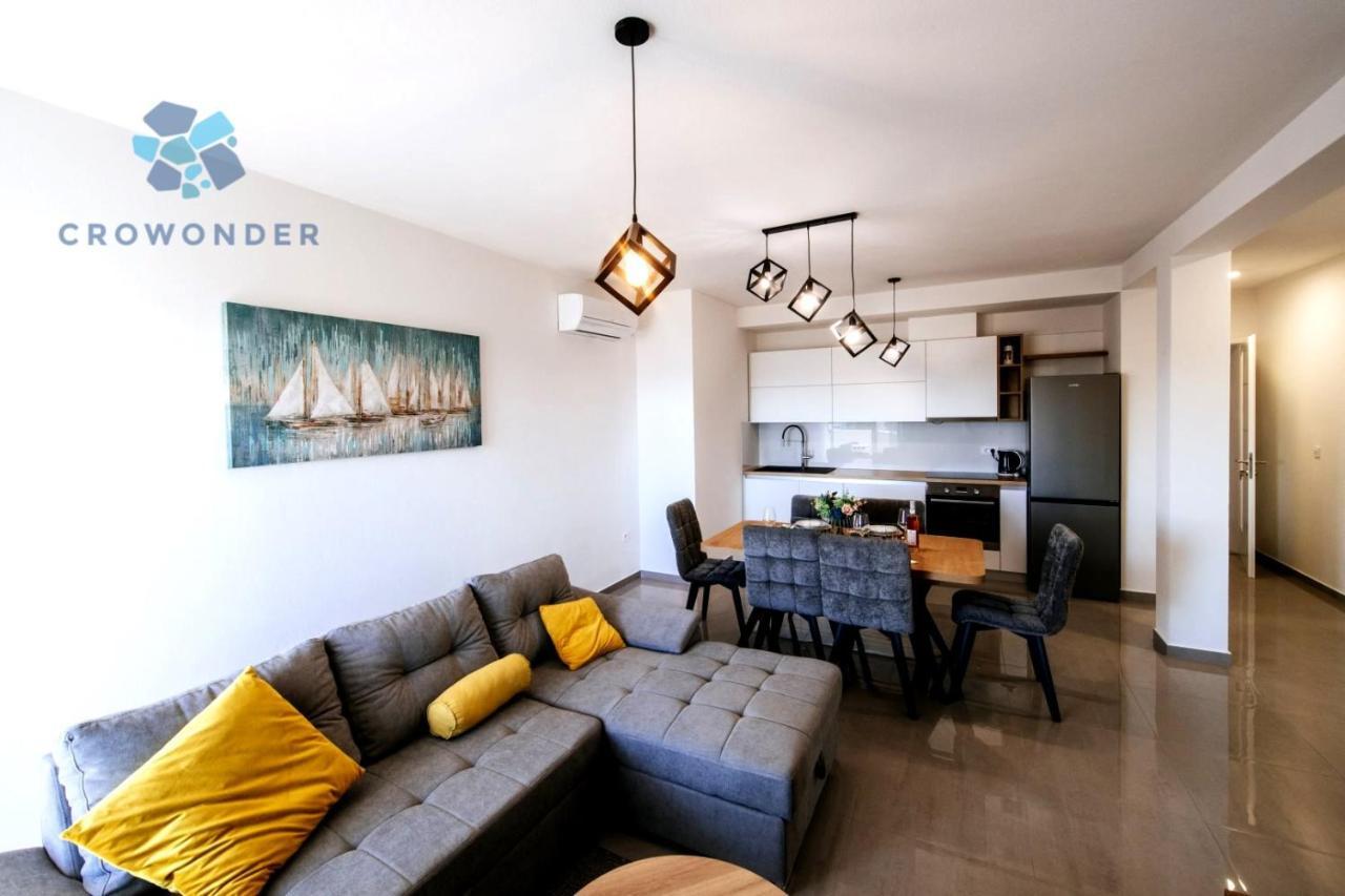 Crowonder Sun Dance Apartments With Heated Swimming Pool Seaview And Garden Sveti Filip i Jakov Bagian luar foto