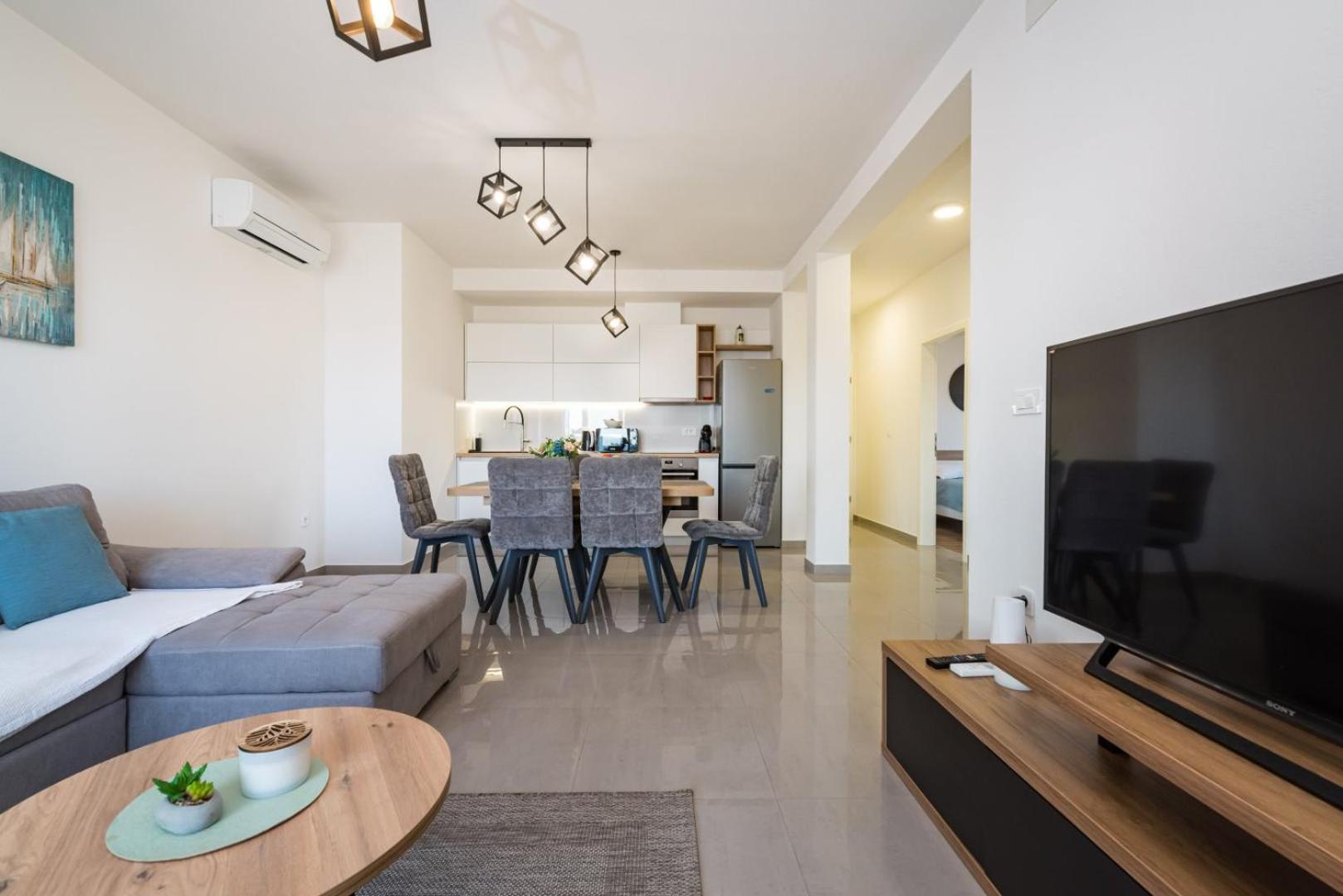 Crowonder Sun Dance Apartments With Heated Swimming Pool Seaview And Garden Sveti Filip i Jakov Bagian luar foto