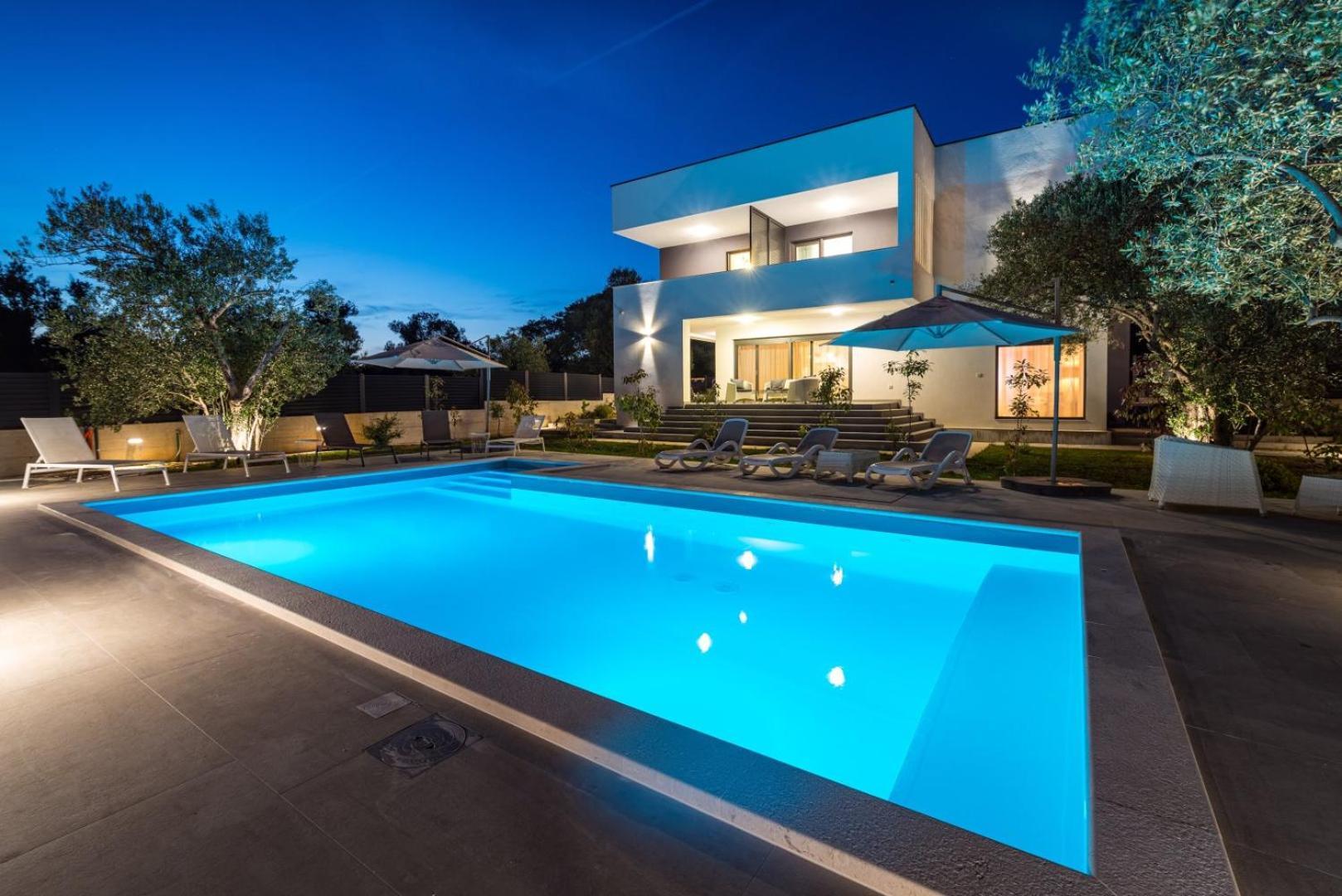 Crowonder Sun Dance Apartments With Heated Swimming Pool Seaview And Garden Sveti Filip i Jakov Bagian luar foto