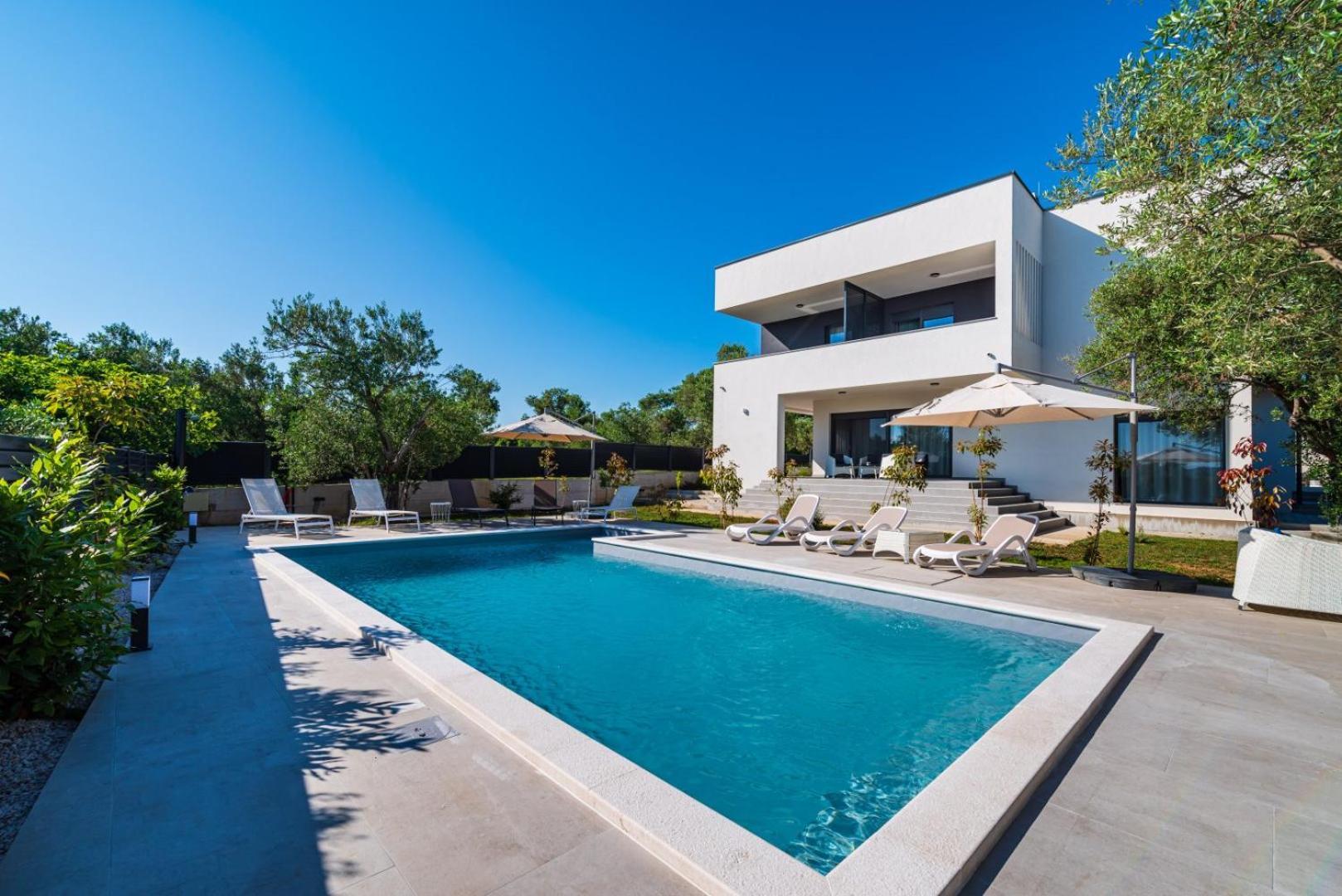 Crowonder Sun Dance Apartments With Heated Swimming Pool Seaview And Garden Sveti Filip i Jakov Bagian luar foto