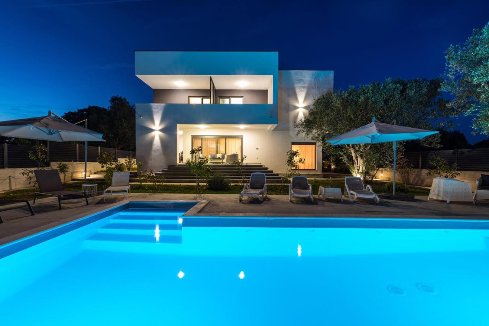 Crowonder Sun Dance Apartments With Heated Swimming Pool Seaview And Garden Sveti Filip i Jakov Bagian luar foto